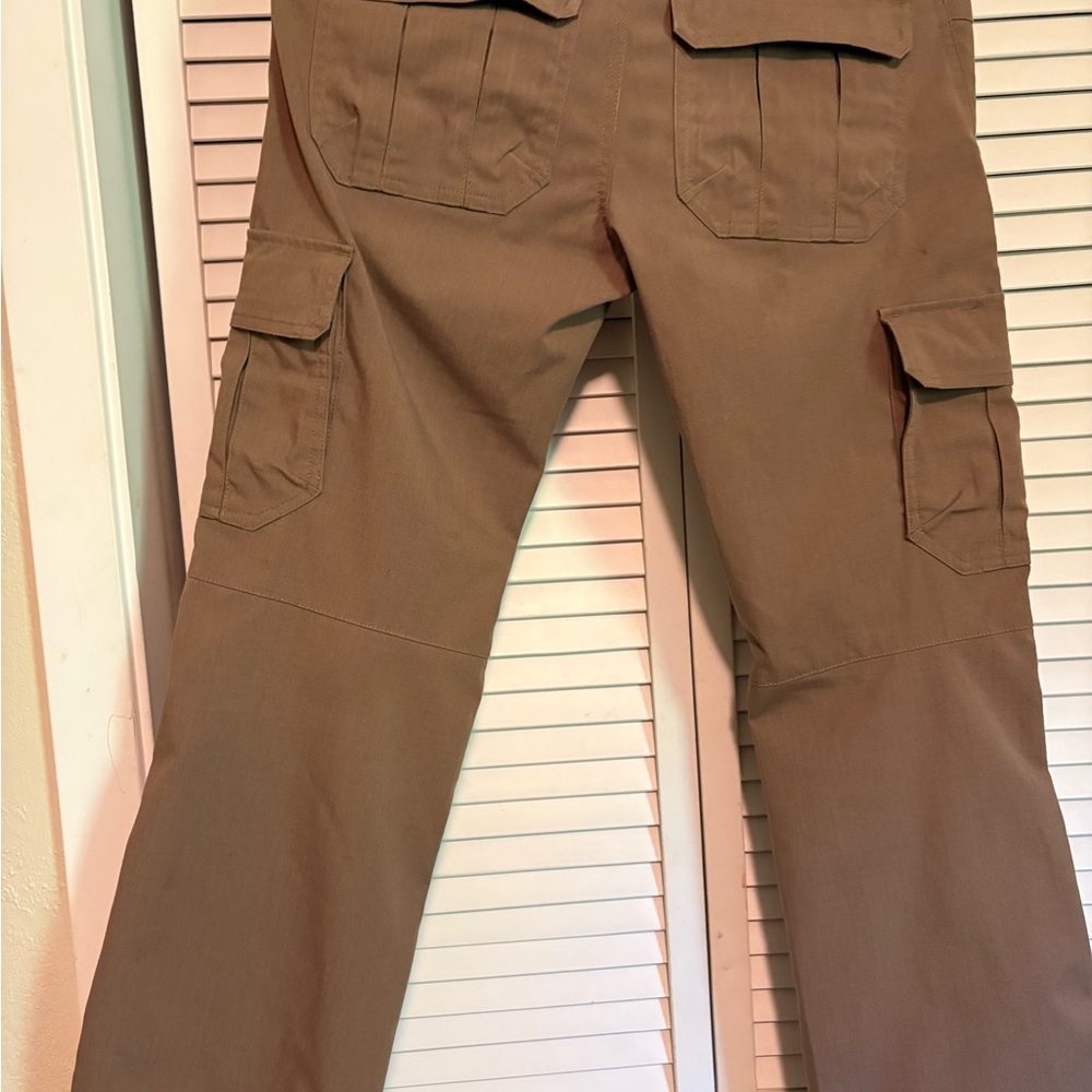 Under Armour Women’s Tactical Cargo Pants in Brown - Picture 5 of 5